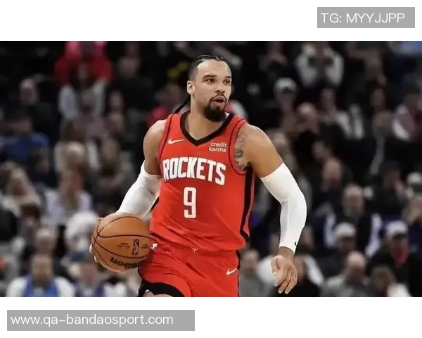 狄龙轻伤不退场全力拼搏20投7中斩获18分2篮板2助攻表现出色 狄龙轻伤不退场全力拼搏20投7中斩获18分2篮板2助攻表现出色