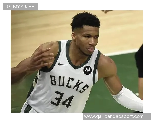 字母哥新赛季定妆照展现强大肌肉压迫感迎接生涯第13个赛季的挑战 字母哥新赛季定妆照展现强大肌肉压迫感迎接生涯第13个赛季的挑战